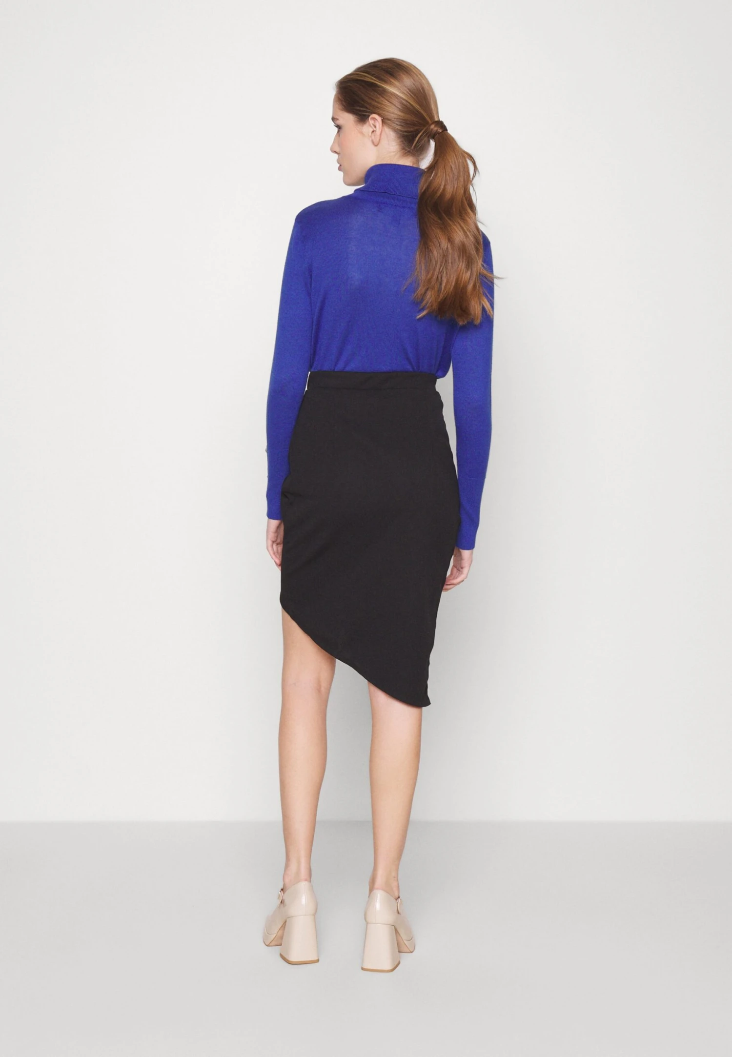Becky- Pencil Skirt - Black - Image 3
