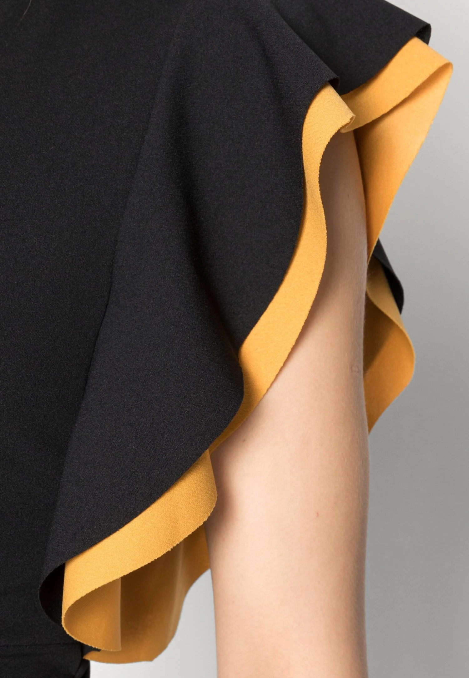 Wal G Kelly Ruffle Sleeve Midi Dress - Shift Dress - Image 5