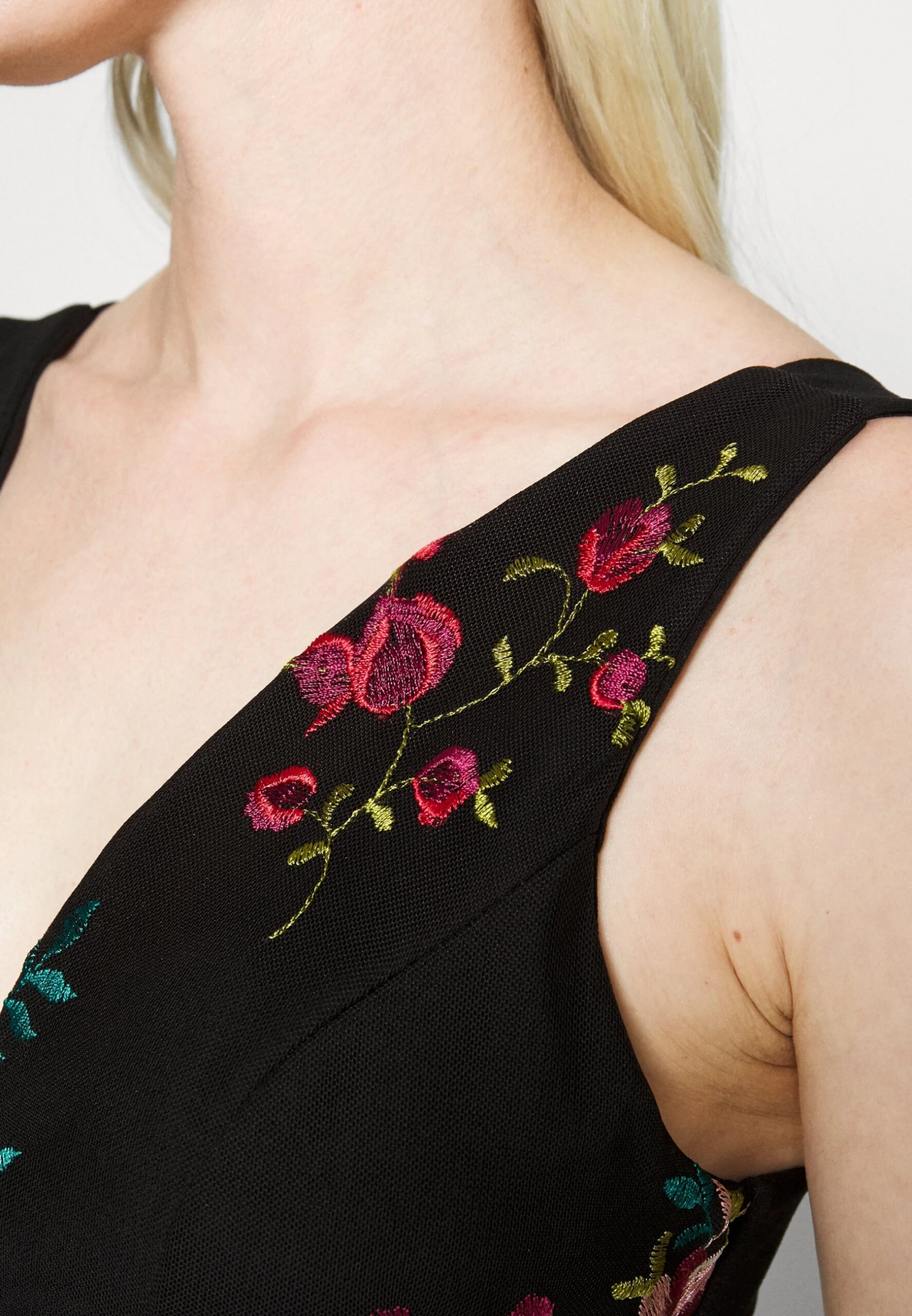 Contrast Plunge - Jumpsuit - Image 7