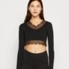 Wal G Jonny Crop - Long Sleeved Top