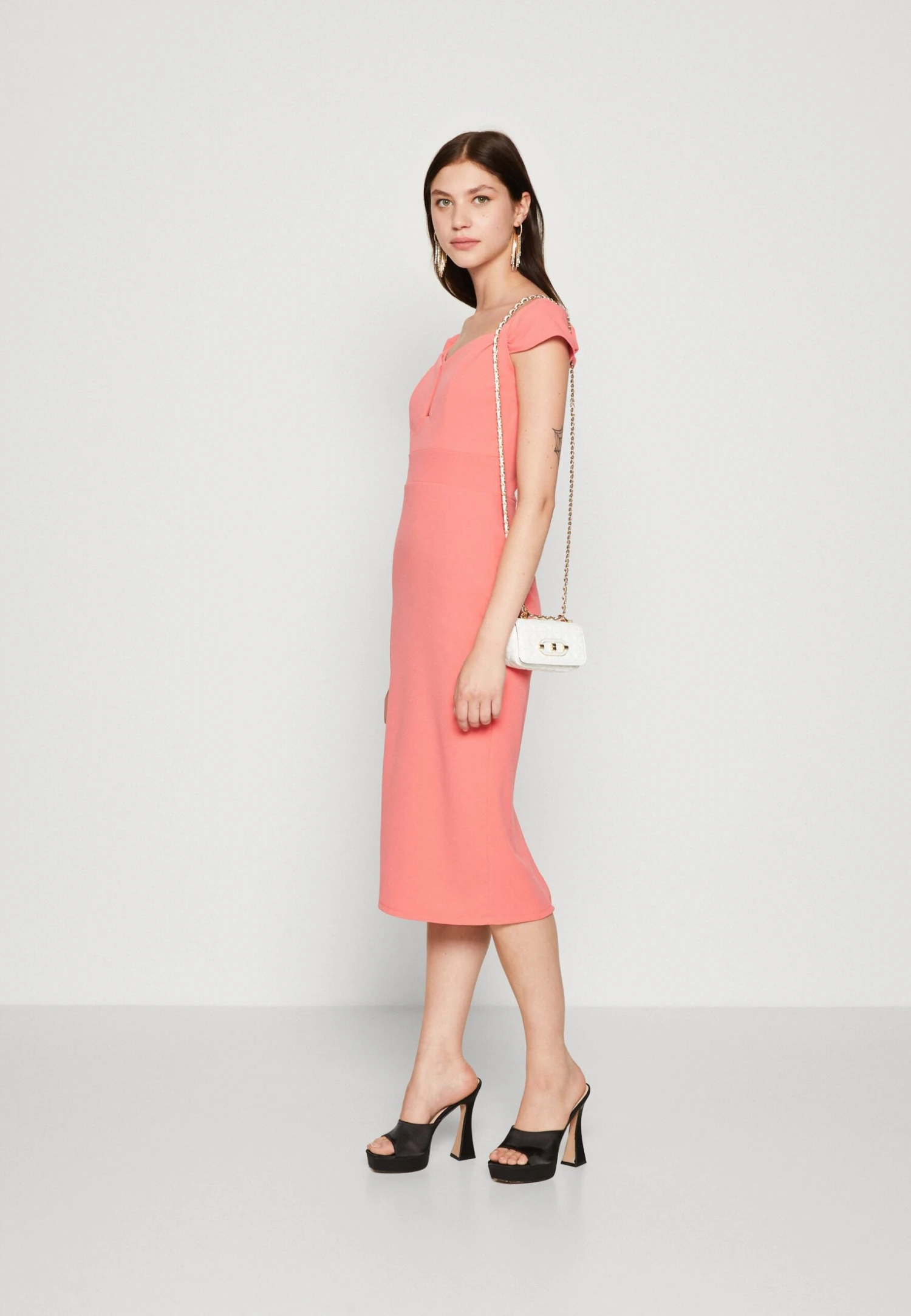 Wal G Saira Midi - Shift Dress - Coral - Image 2